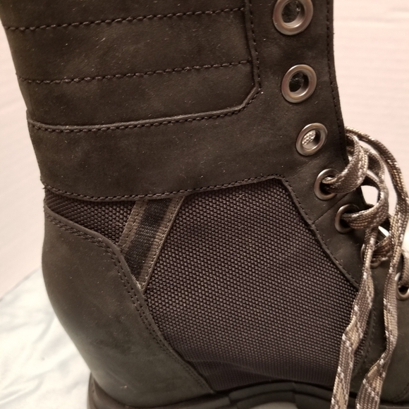 Sorel Stylish Black Combat Boots Size 7 - Picture 4 of 7